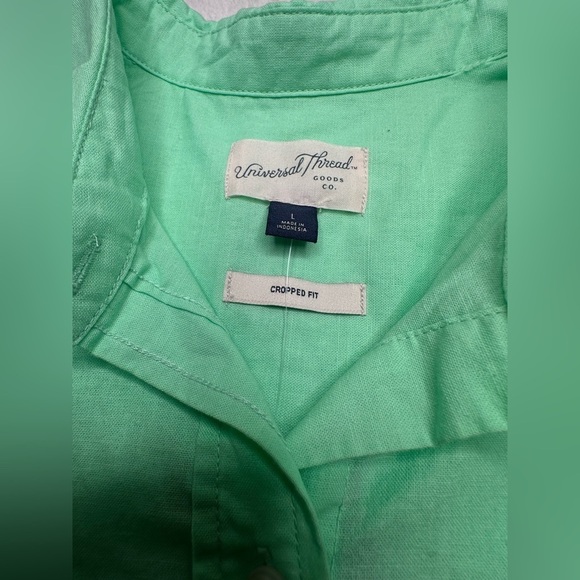 Universal Thread Green Long Sleeve Button Down Crop Shirt - Picture 6 of 9
